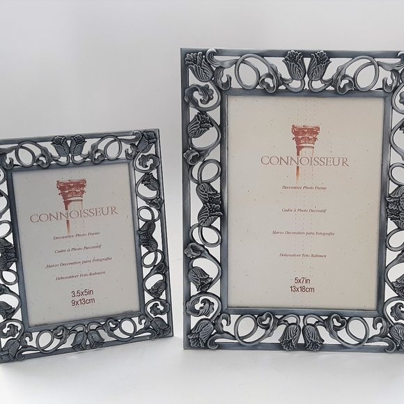 Metal Matching Pair Photo Frames Art Nouveau Style Tulips Ornate NOS Connoisseur - Picture 1 of 10